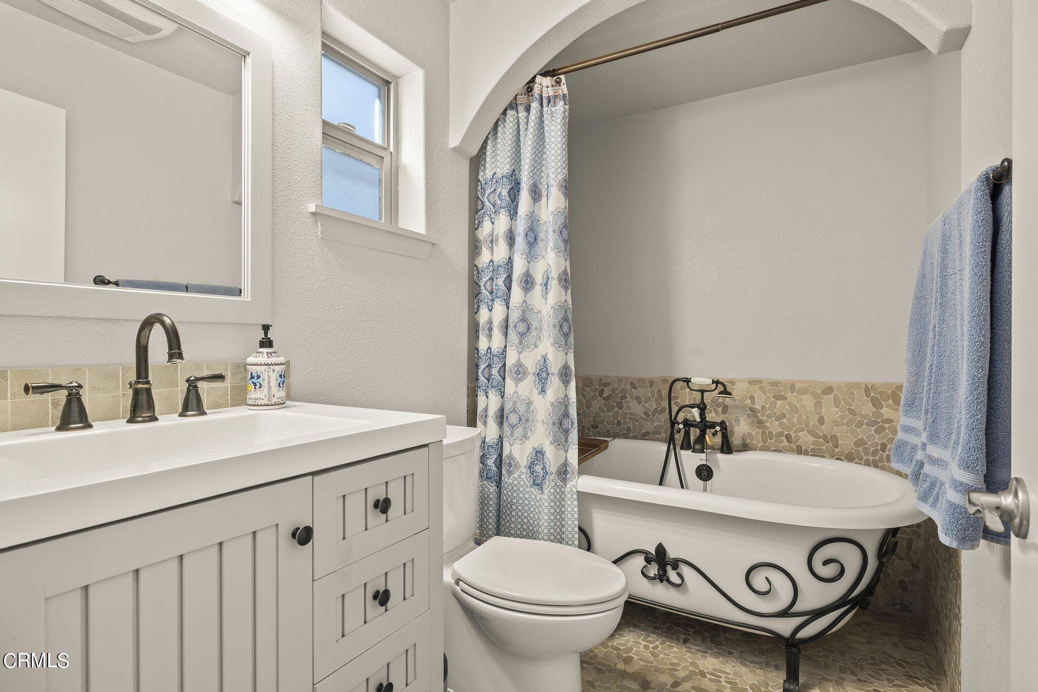 229 Rossmore Drive Oxnard, CA 93035 - Photo 6 of 54 9-web-or-mls-UpmarketMedia_229Ross-21