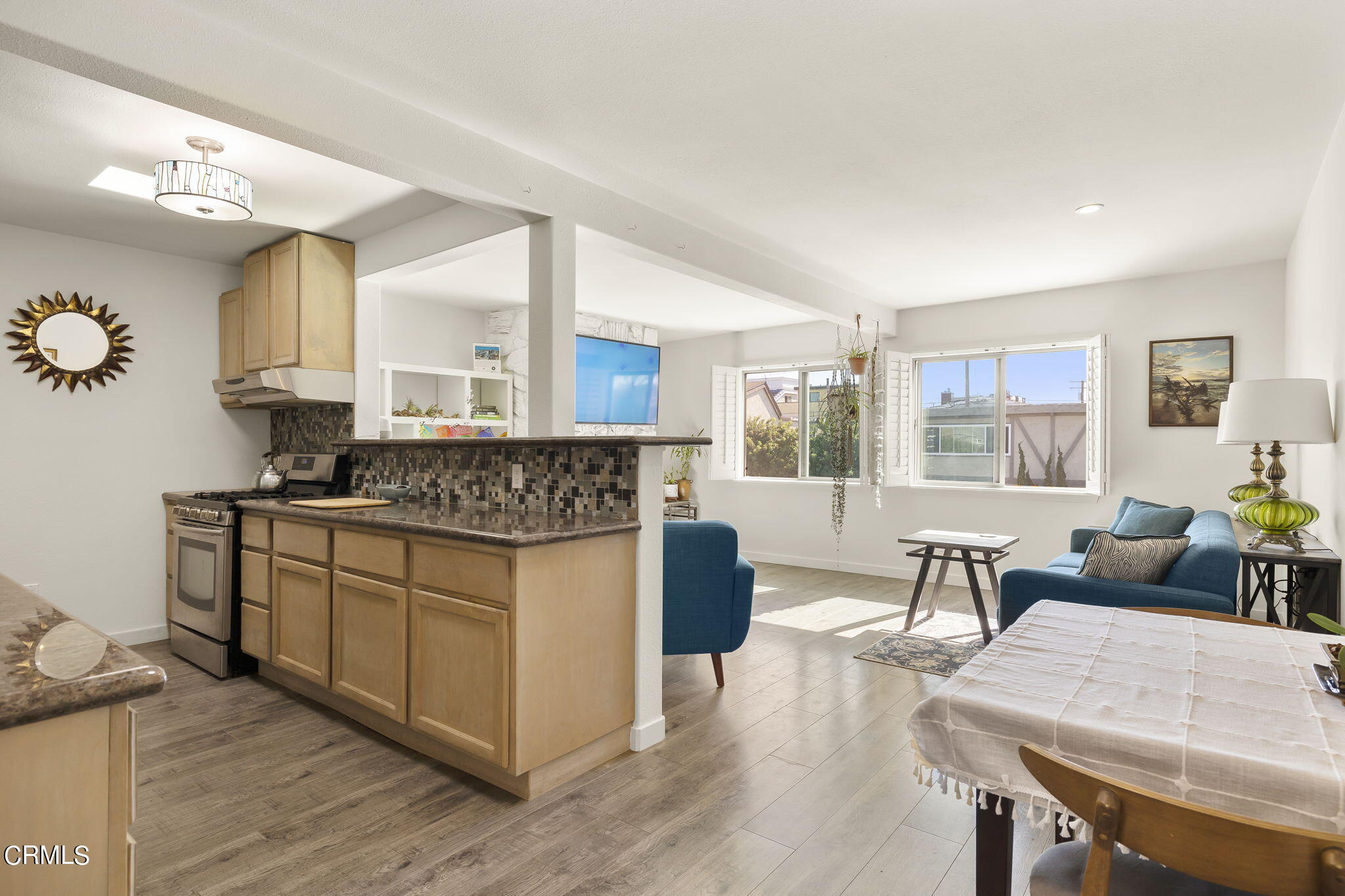 229 Rossmore Drive Oxnard, CA 93035 - Photo 10 of 54 15-web-or-mls-UpmarketMedia_229Ross-48