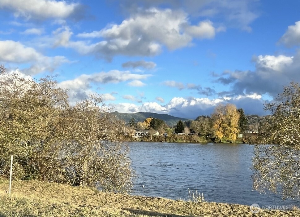 1508 River Road Longview, WA 98632 - Photo 1 of 3