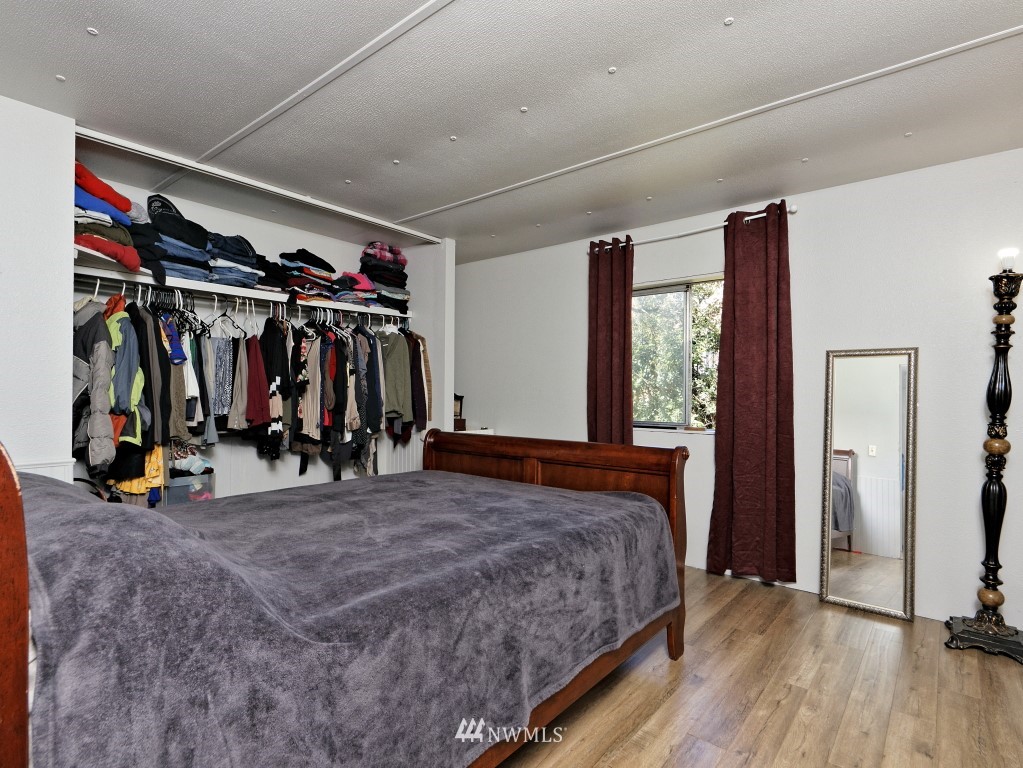 1419 Southeast Cedar Road Port Orchard, WA 98367 - Photo 9 of 13 Gallery Image 9