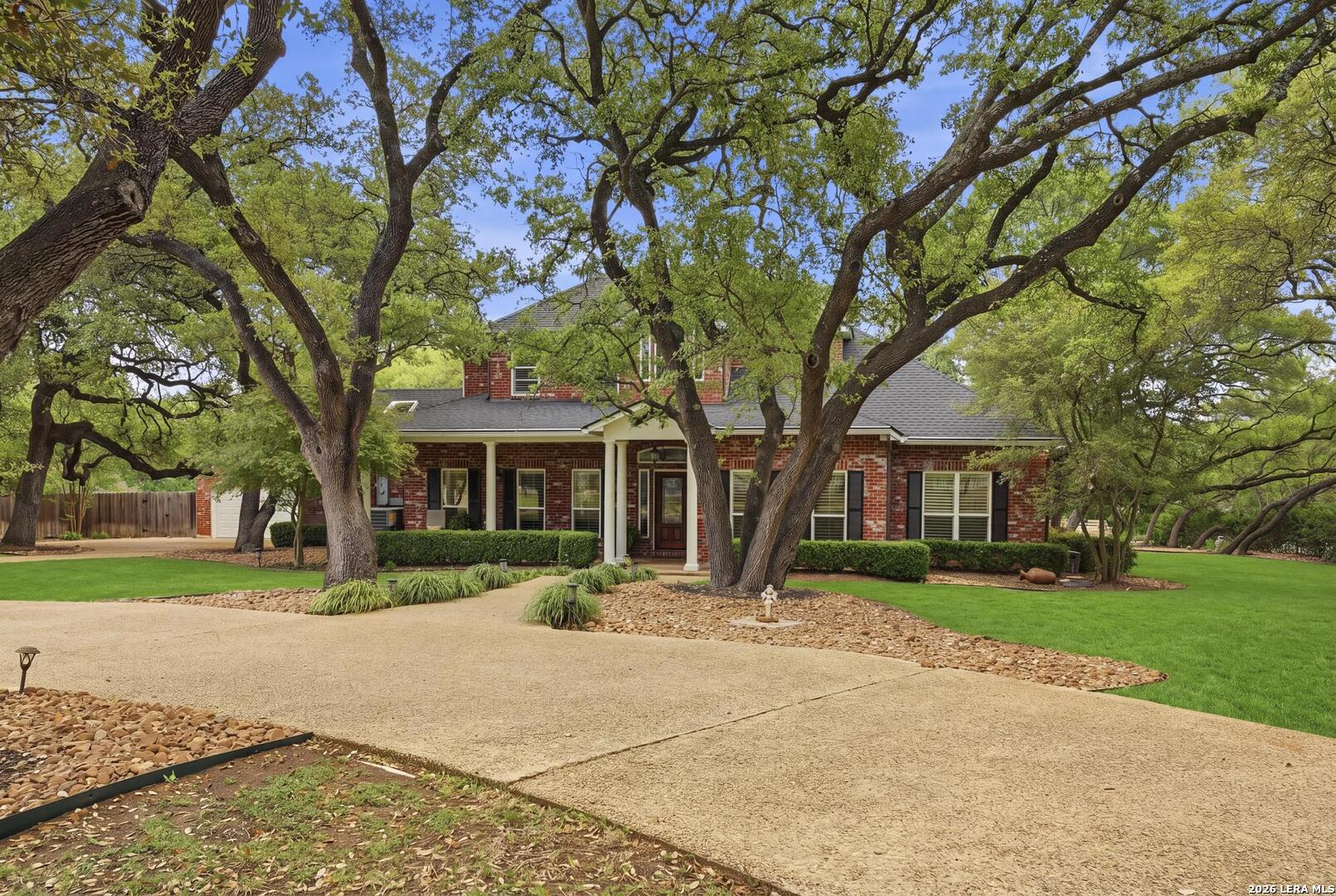 29253 Seabiscuit Drive Fair Oaks Ranch, TX 78015 - Photo 2 of 38