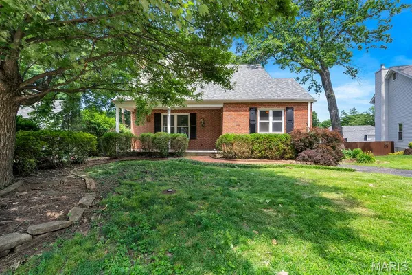 $475,000 | 81 Heatherbrook Lane, Kirkwood, MO 63122