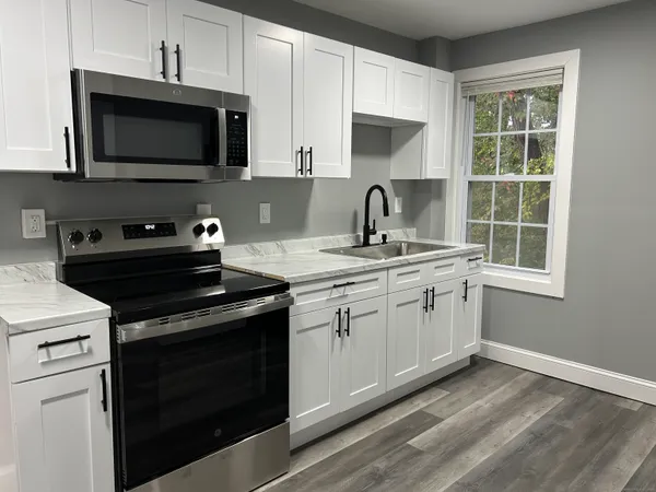 $1,575 | 92-98 Boswell Avenue, Unit 6, Norwich, CT 06360