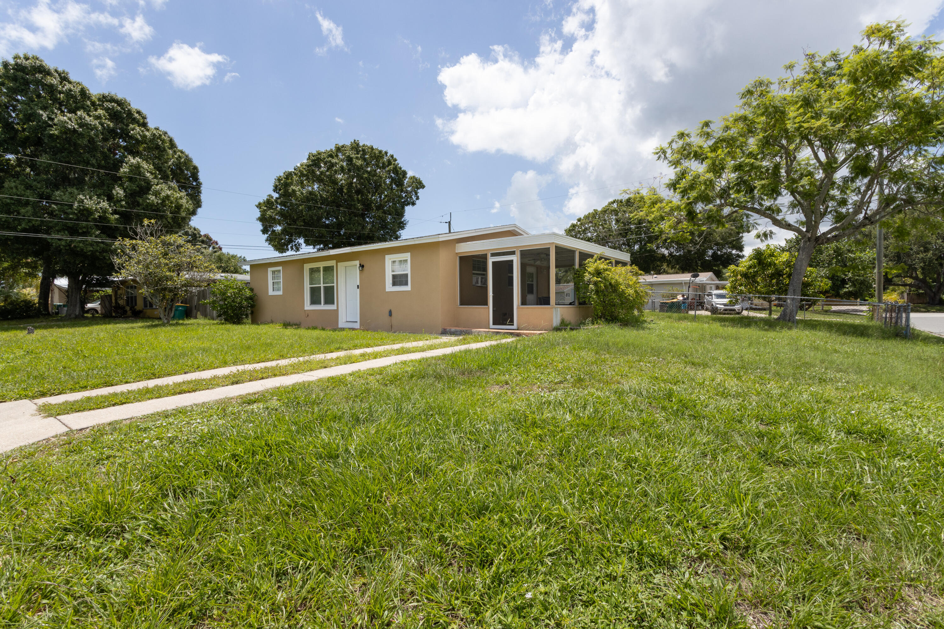 319 West Rutgers Street Melbourne, FL 32901 - Photo 19 of 19 a view of a house with a yard
