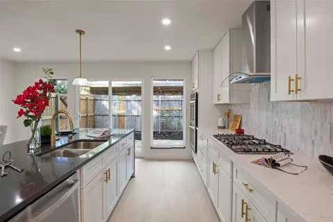 $699,900 | 10427 Carry Back Place, Dallas, TX 75229