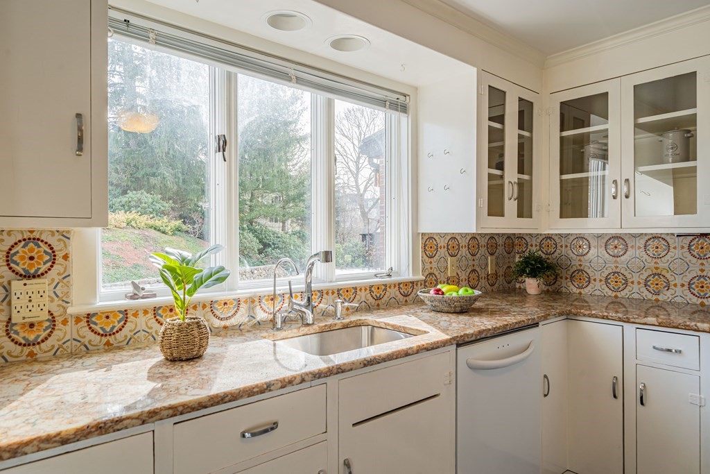 39 Meriam Street Lexington, MA 02420 - Photo 17 of 42 Gallery Image 17