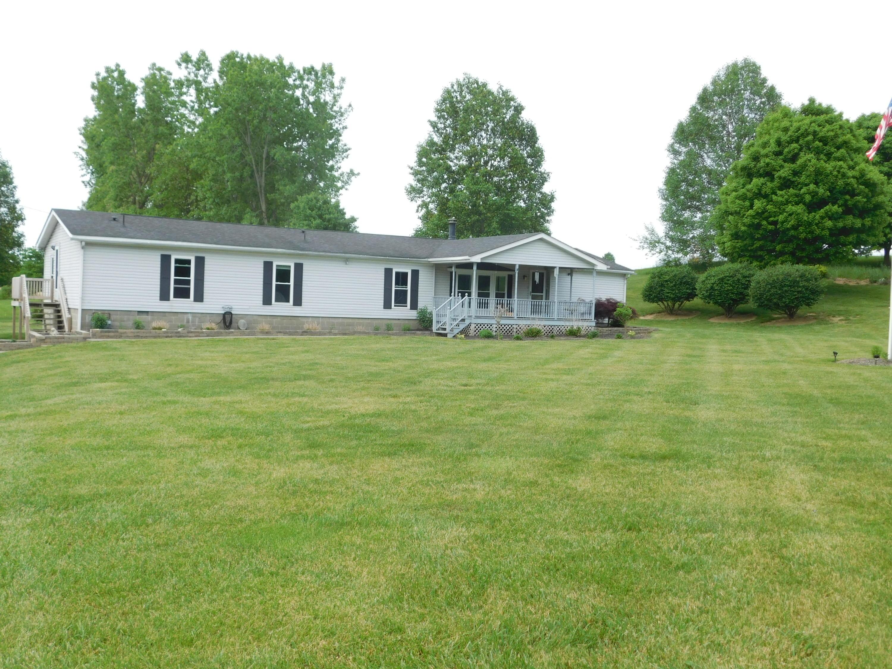 7893 Blacks Road Southwest Pataskala, OH 43062 - Photo 2 of 23