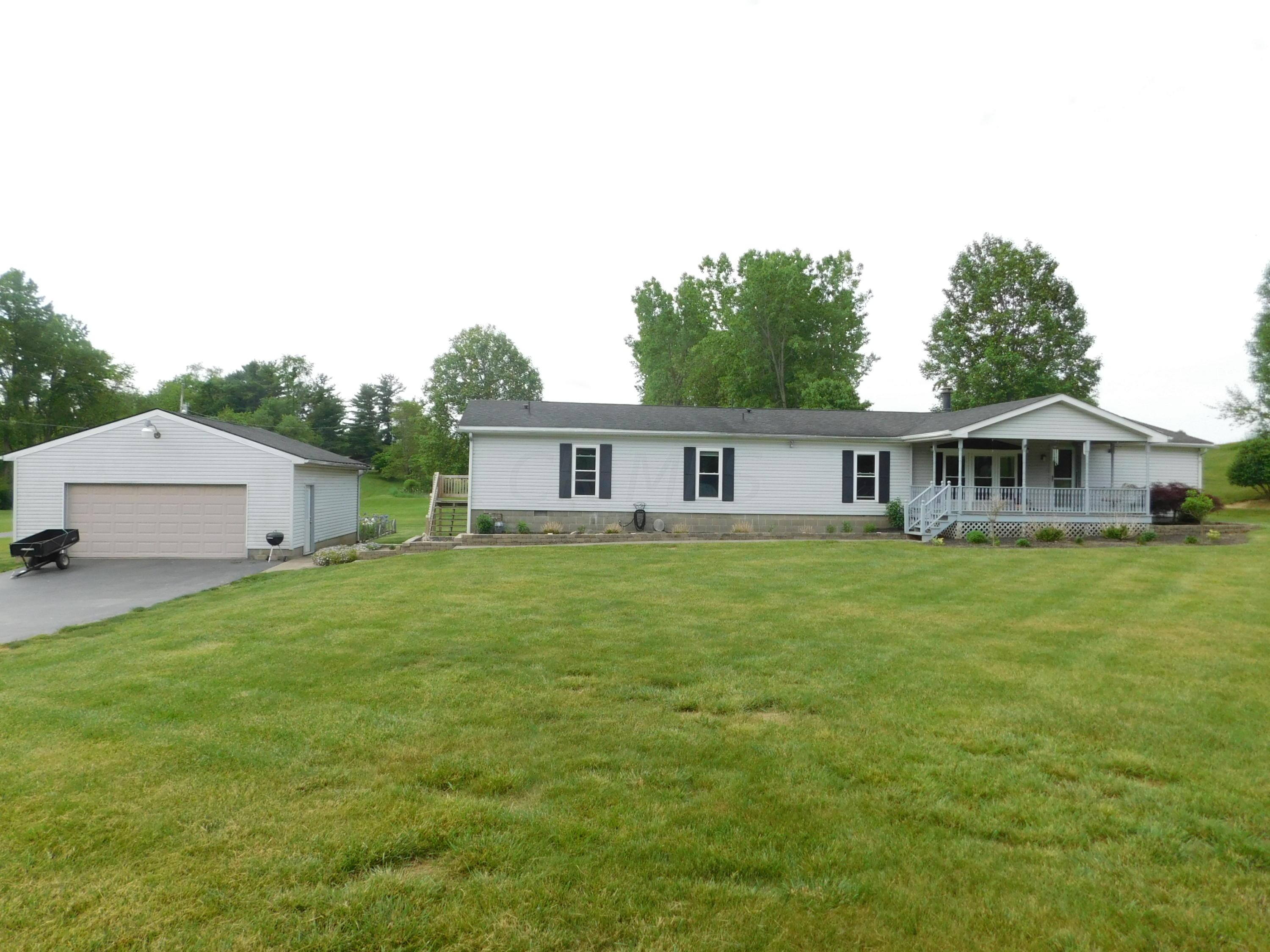 7893 Blacks Road Southwest Pataskala, OH 43062 - Photo 3 of 23