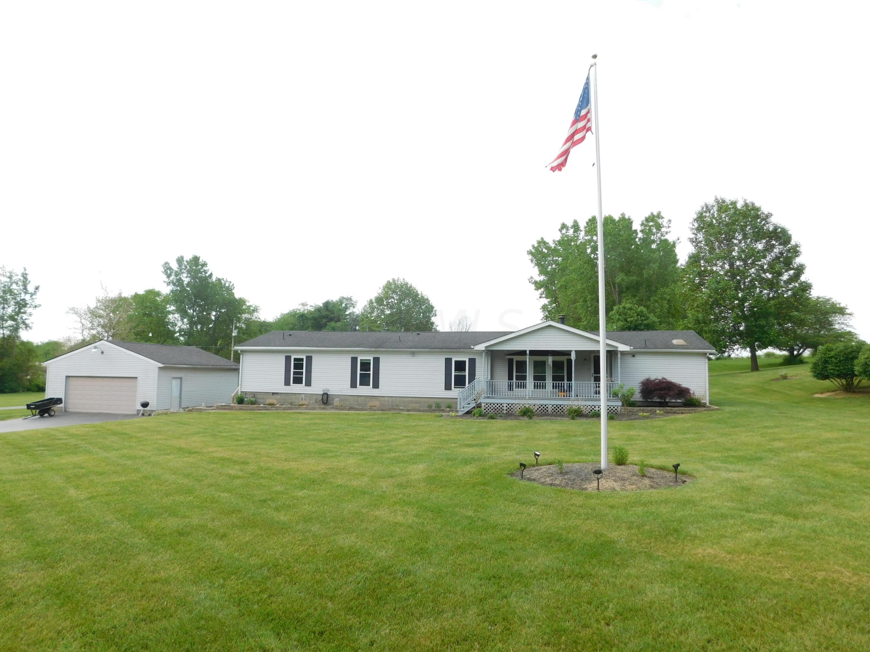 7893 Blacks Road Southwest Pataskala, OH 43062 - Photo 4 of 23