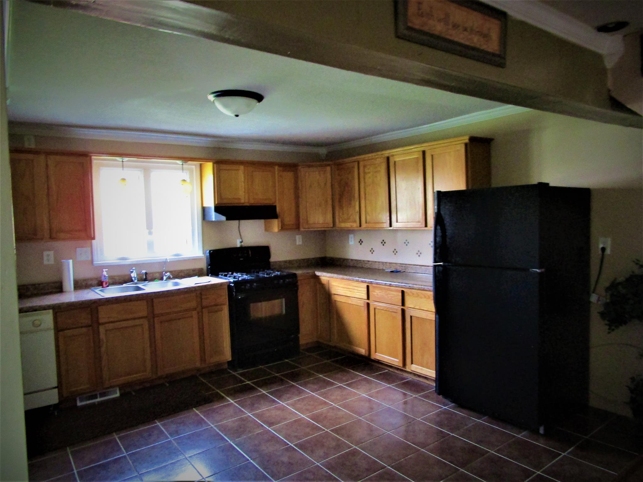 927 North 10th Street Decatur, IN 46733 - Photo 7 of 14