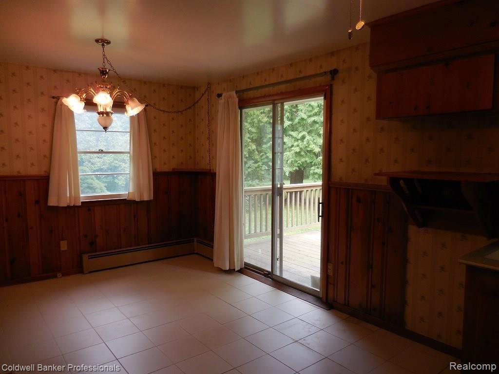 1181 East Snell Road Rochester, MI 48306 - Photo 13 of 36 13.JPG