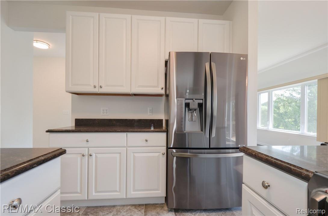 36242 Smithfield Road Farmington, MI 48335 - Photo 10 of 55 36242 Smithfield Rd HDR27.jpg