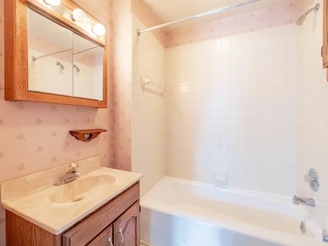 $364,900 | 38 Crissey Avenue, Geneva, IL 60134