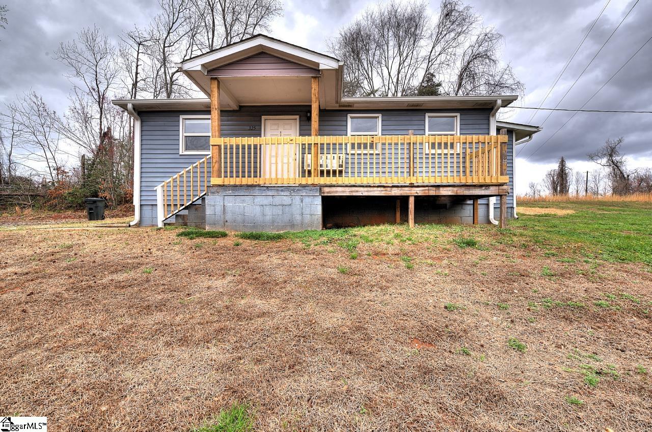 325 Rock Quarry Road Travelers Rest, SC 29690 - Photo 4 of 35