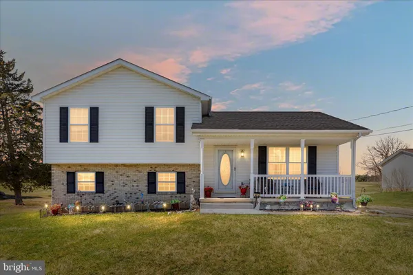 $374,900 | 302 Montana Court, Bunker Hill, WV 25413