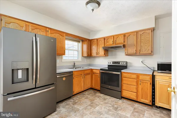 $374,900 | 302 Montana Court, Bunker Hill, WV 25413