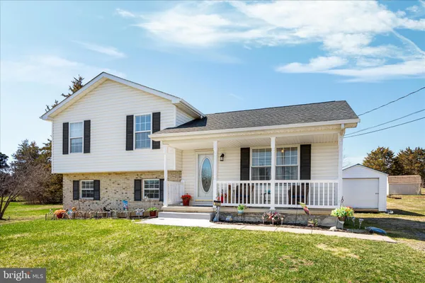 $374,900 | 302 Montana Court, Bunker Hill, WV 25413