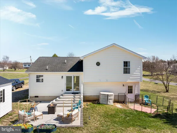 $374,900 | 302 Montana Court, Bunker Hill, WV 25413