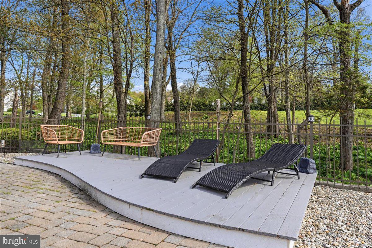 5556 Bridle Road Stroudsburg, PA 18360 - Photo 106 of 126 Back yard