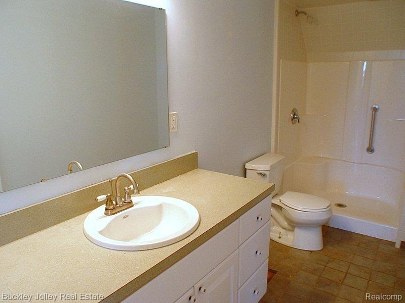 6450 Sharpe Road Fowlerville, MI 48836 - Photo 12 of 23 2.5 Bathrooms.jpg