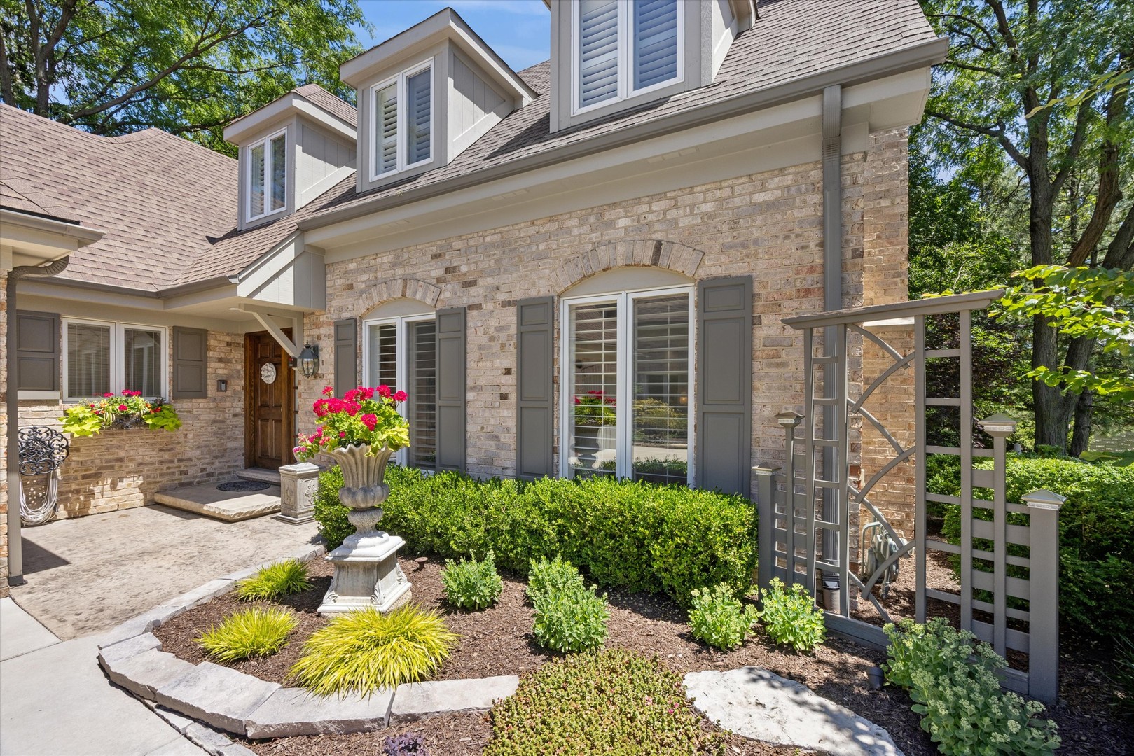 9 Tartan Road Burr Ridge, IL 60527 - Photo 2 of 31