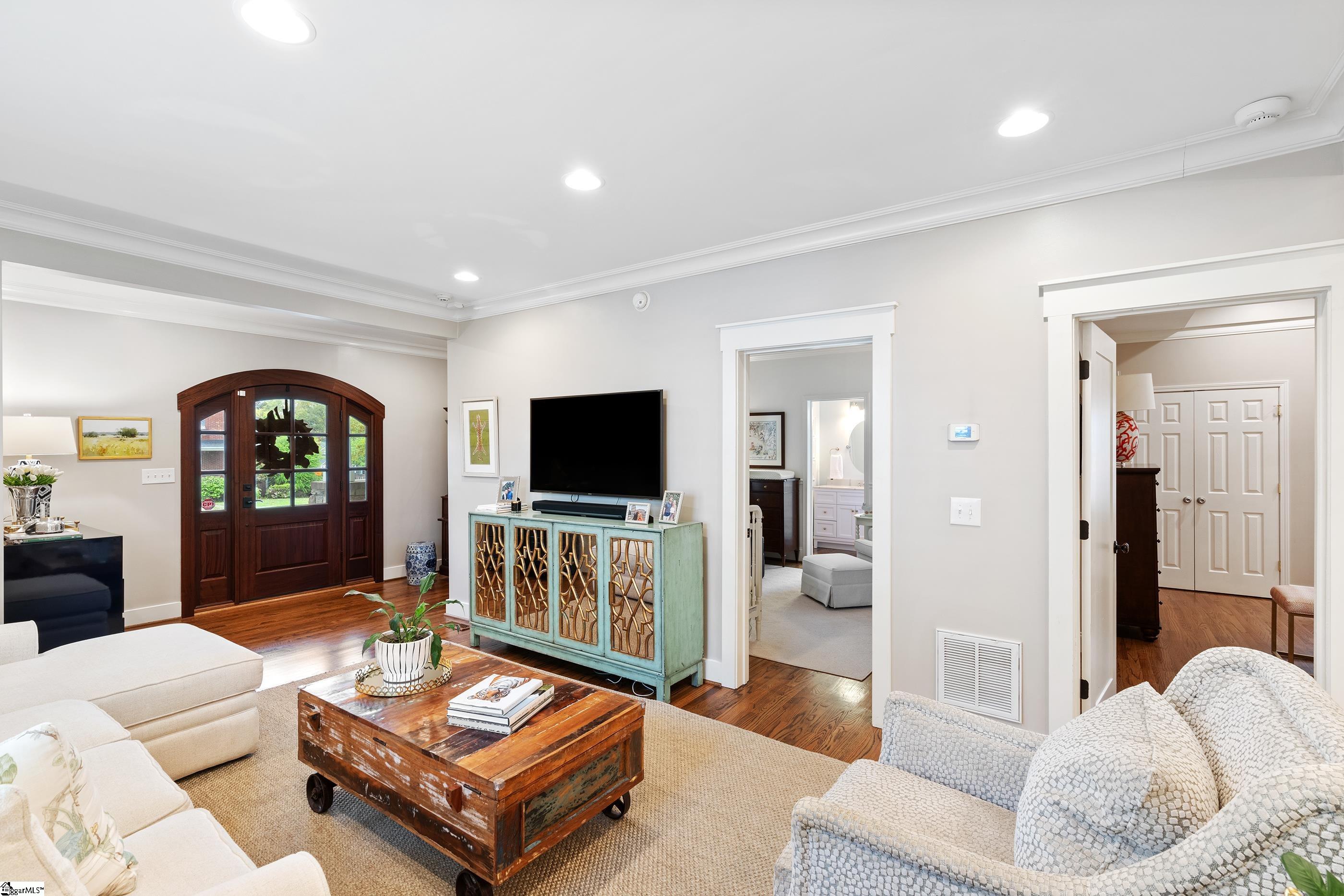 307 Grove Road Greenville, SC 29605 - Photo 6 of 35