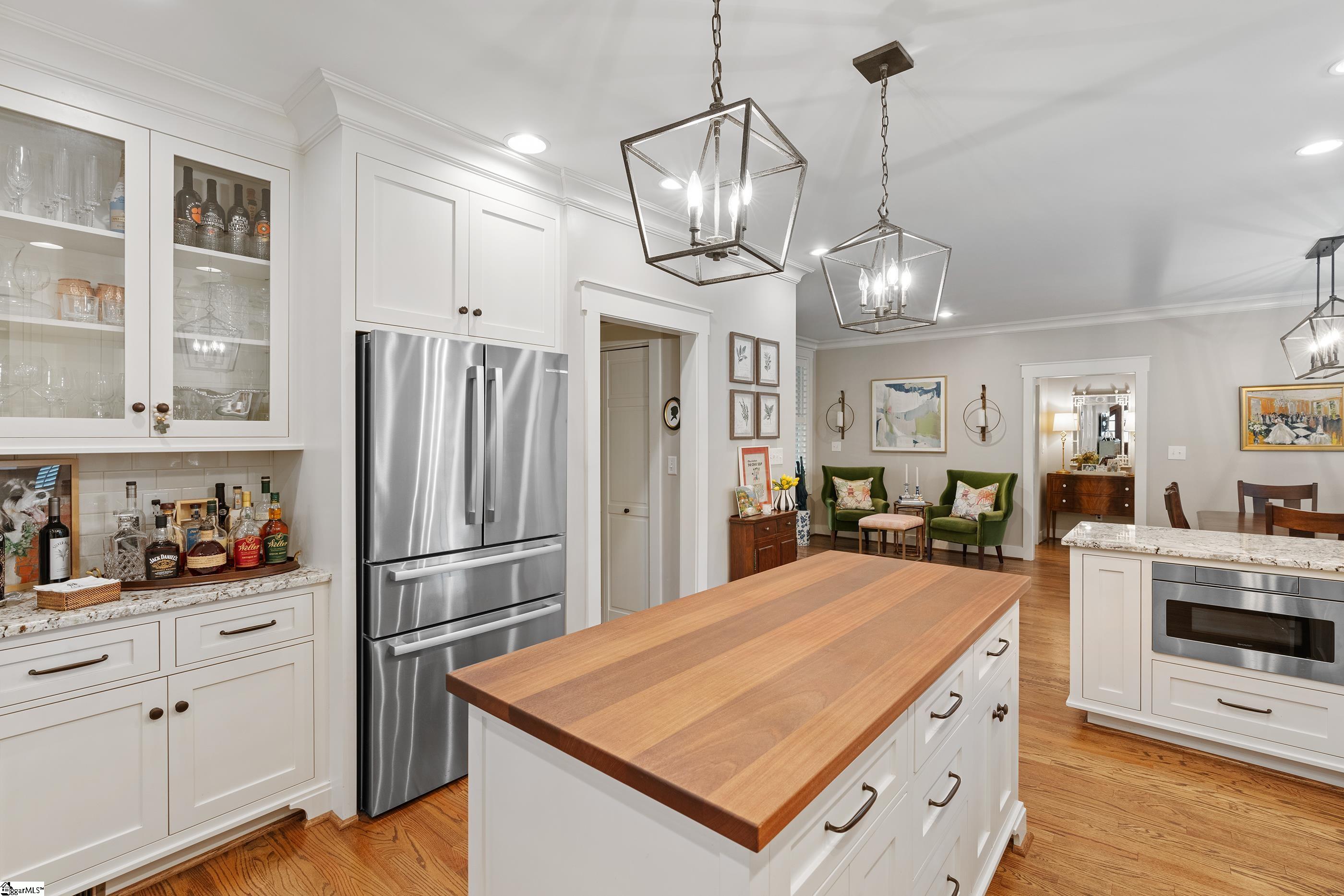 307 Grove Road Greenville, SC 29605 - Photo 10 of 35