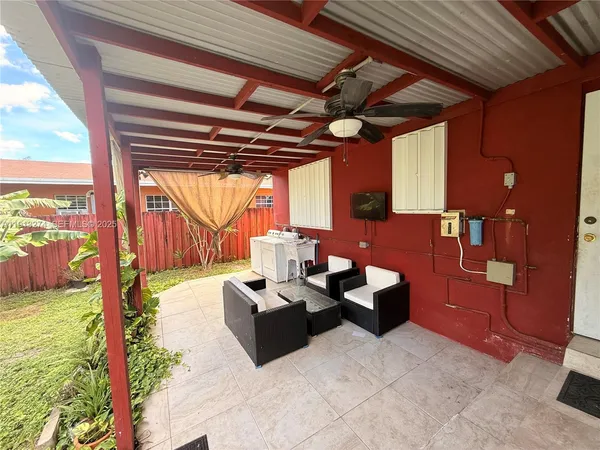 $2,950 | 2435 Wilson Street, Unit 1, Hollywood, FL 33020