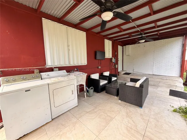 $2,950 | 2435 Wilson Street, Unit 1, Hollywood, FL 33020