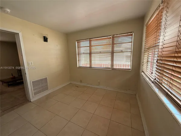 $2,950 | 2435 Wilson Street, Unit 1, Hollywood, FL 33020