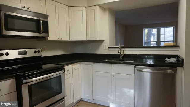 $2,600 | 6068 Laurel Wreath Way, Unit 18, Columbia, MD 21044