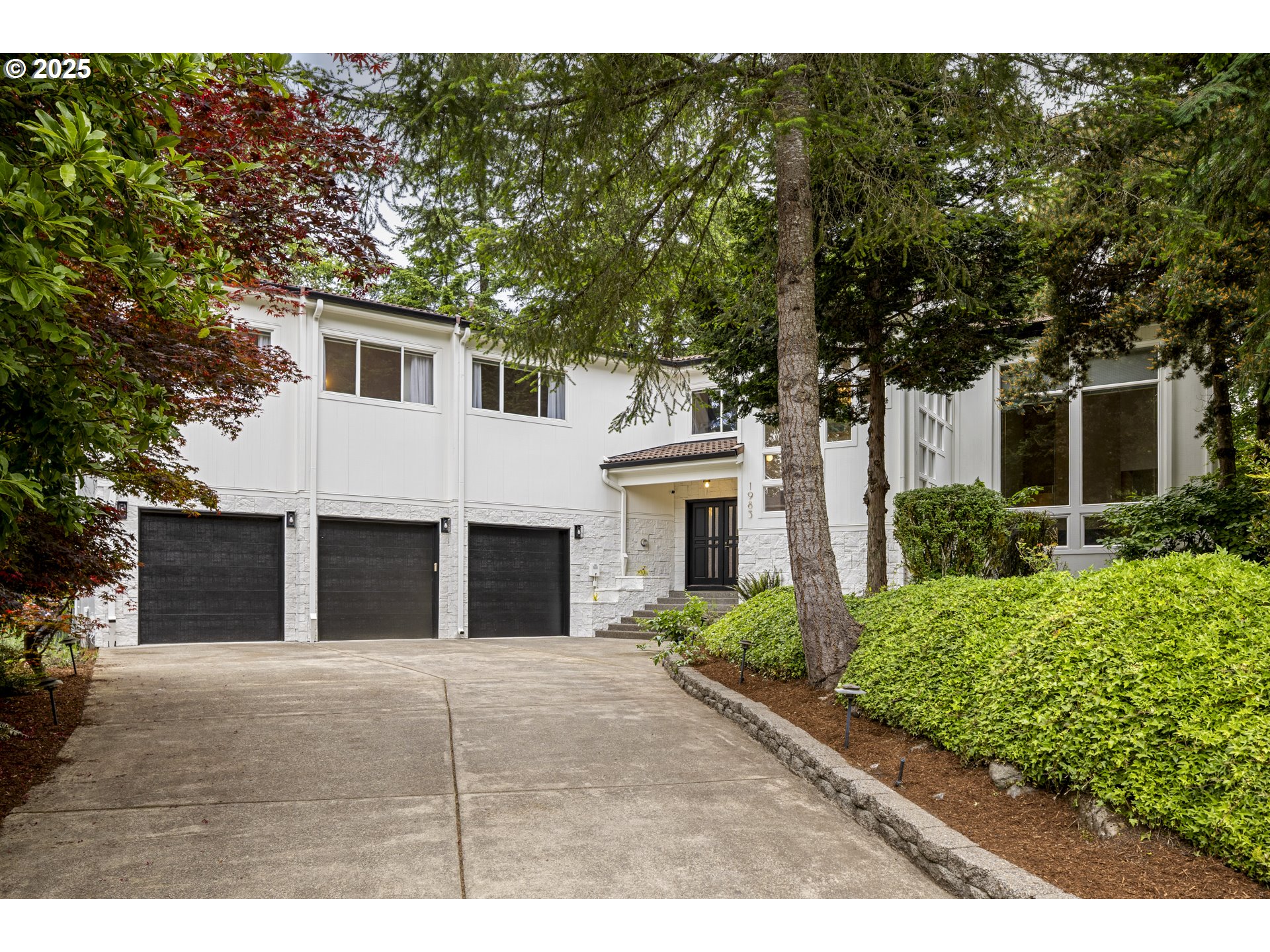 1983 Ridgewood Road Lake Oswego, OR 97034 - Photo 1 of 48 Gallery Image 1