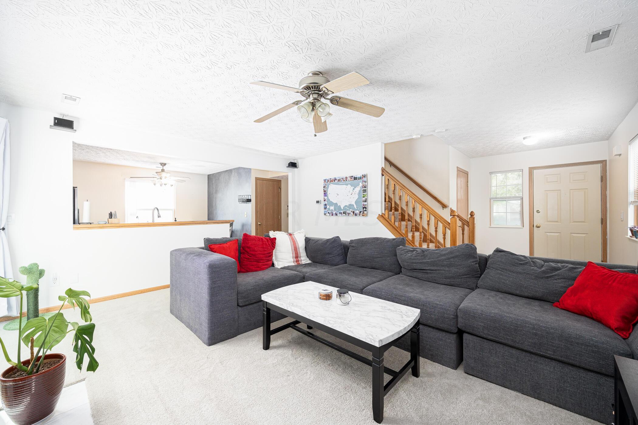 5813 Red Sand Road Hilliard, OH 43026 - Photo 6 of 62 5813 Redsand Rd 010