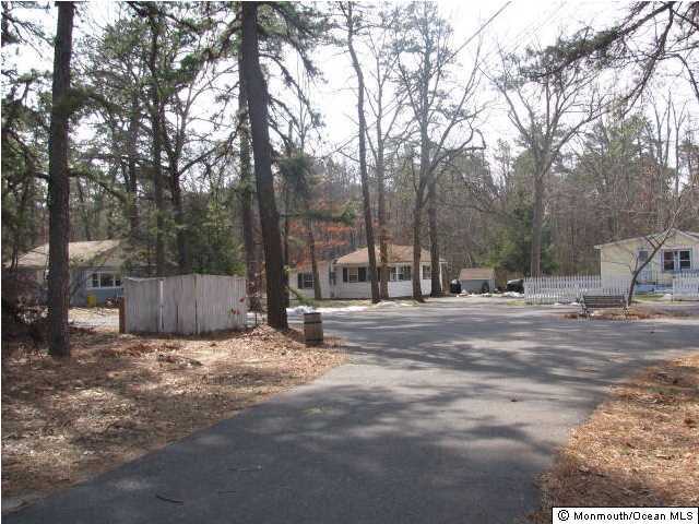 186 Perrineville Road Jackson, NJ 08527 - Photo 1 of 16 Primary Photo