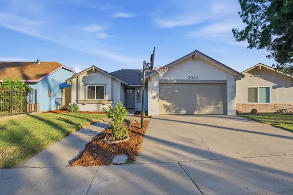 $399,000 | 2044 Peggy Lane, Modesto, CA 95351
