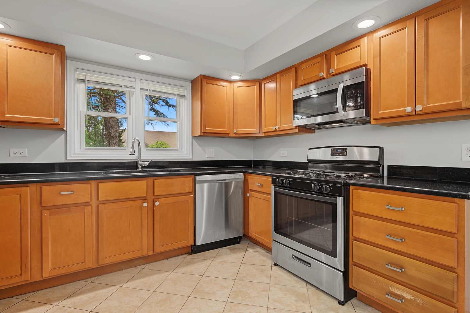 2826 186th Street Lansing, IL 60438 - Photo 11 of 14