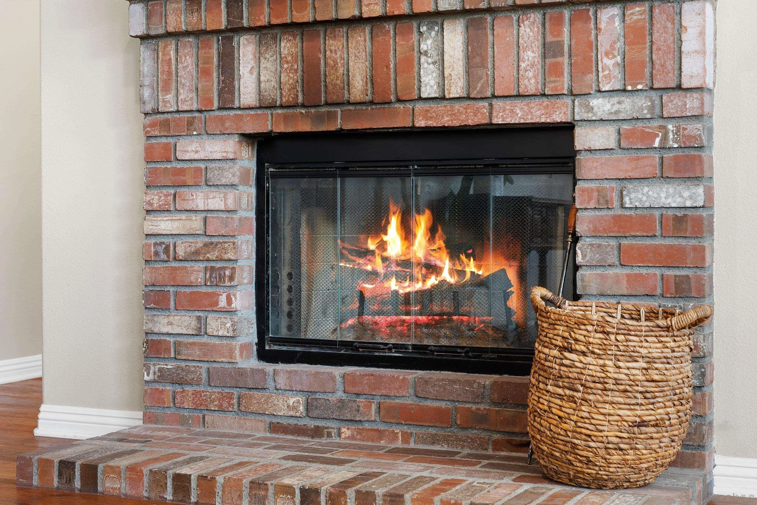 15976 Cayenne Ridge Road San Diego, CA 92127 - Photo 8 of 32 a view of fireplace with window