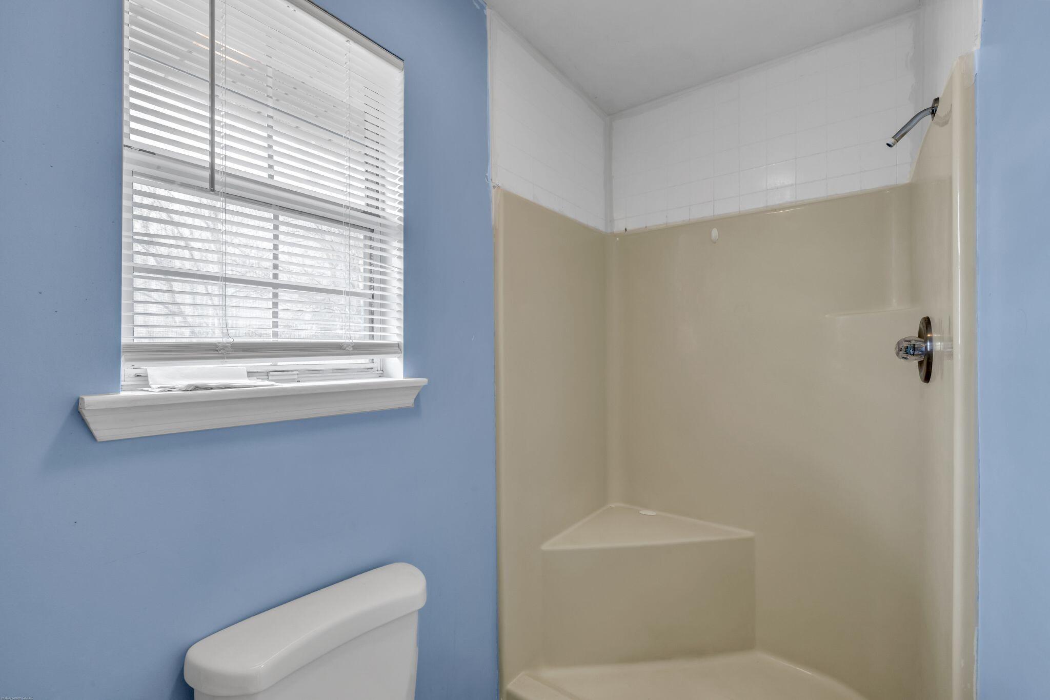 7234 Banther Road Harrison, TN 37341 - Photo 12 of 35 Shower area