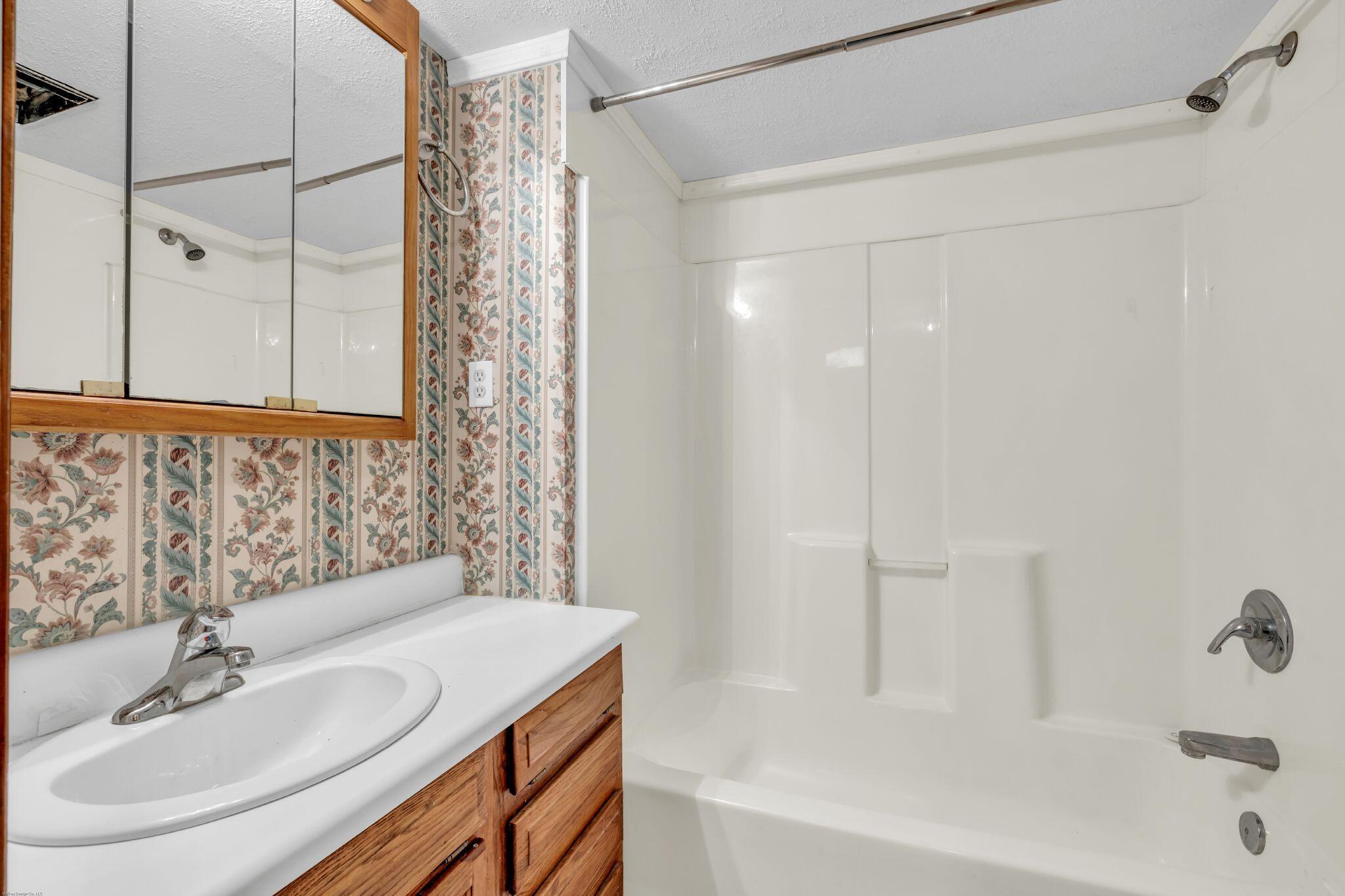 7234 Banther Road Harrison, TN 37341 - Photo 15 of 35 Full bathroom