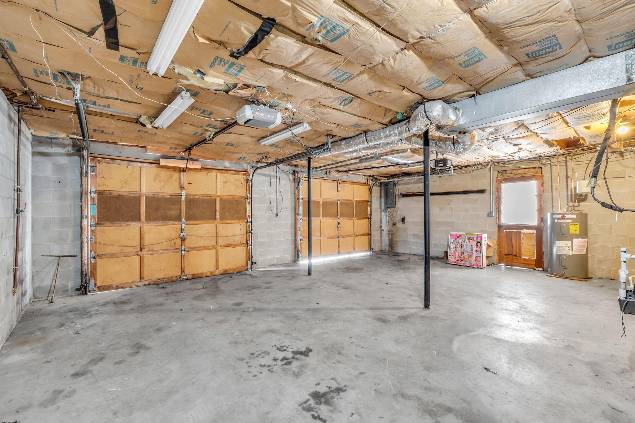 7234 Banther Road Harrison, TN 37341 - Photo 20 of 35 Oversized garage