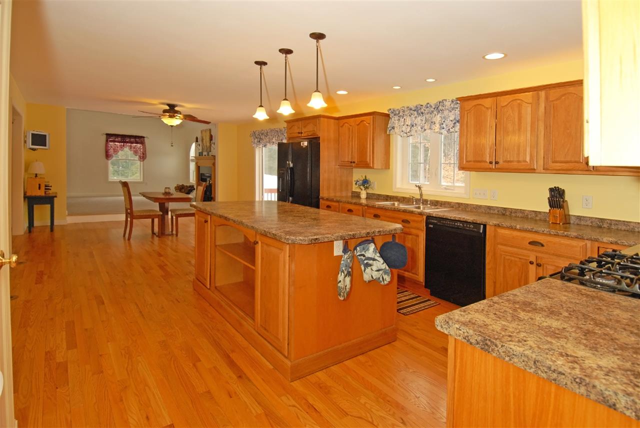 122 Winkley Farm Lane Rochester, NH 03867 - Photo 11 of 38