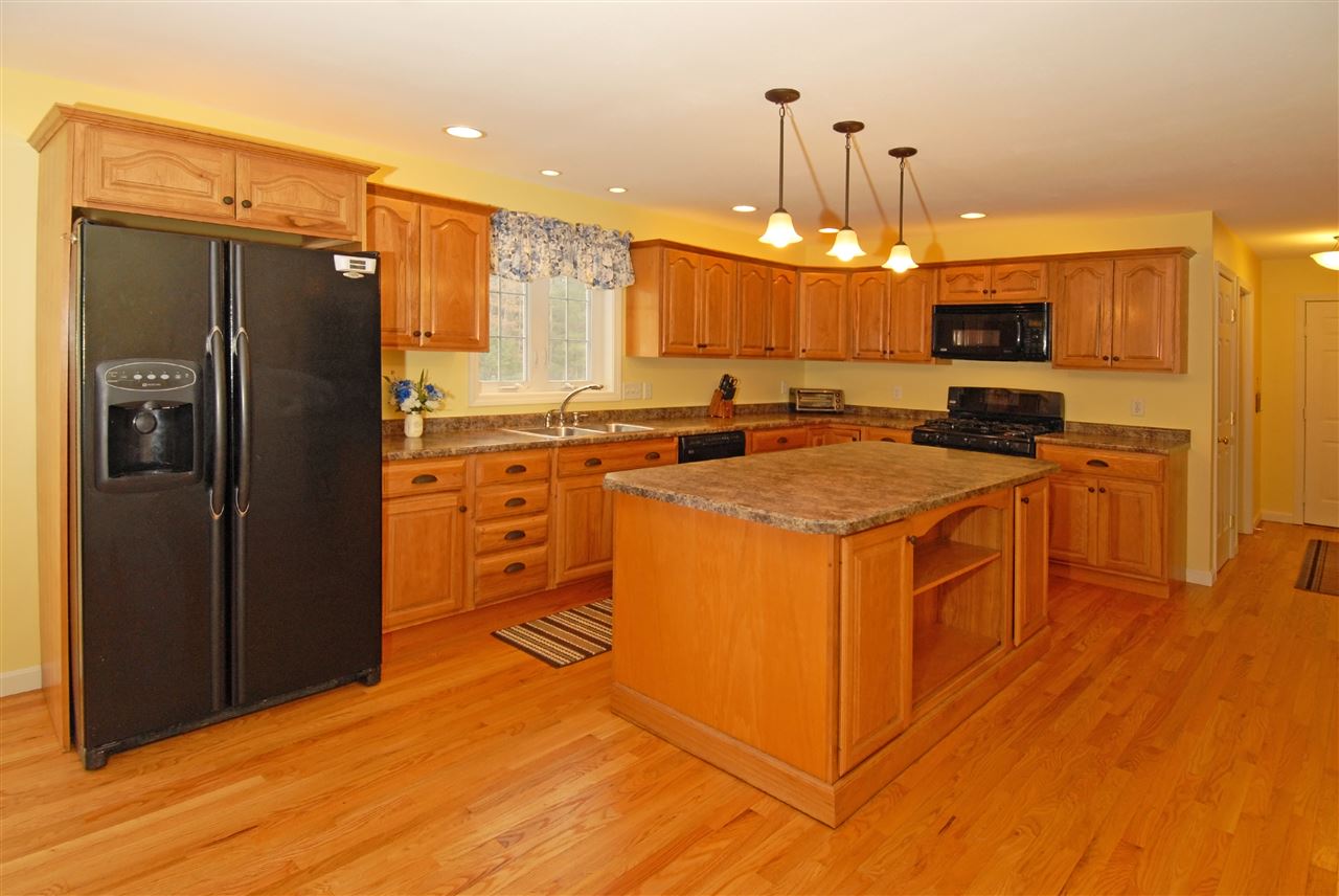 122 Winkley Farm Lane Rochester, NH 03867 - Photo 10 of 38