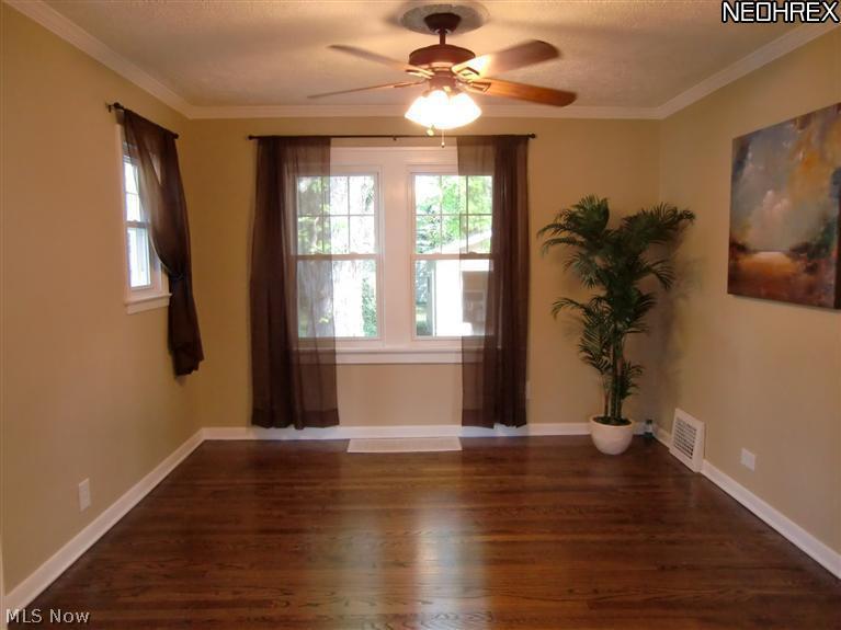 3877 Montevista Road Cleveland Heights, OH 44121 - Photo 4 of 25