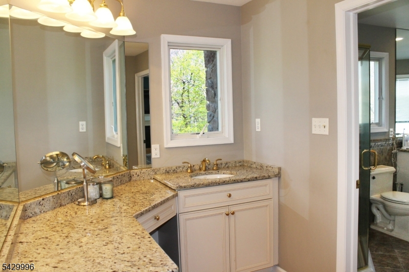 9 Cox Lane Hopatcong, NJ 07821 - Photo 25 of 50