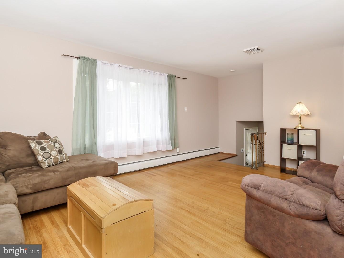 719 Spring Hill Road Langhorne, PA 19053 - Photo 8 of 25 Living Room