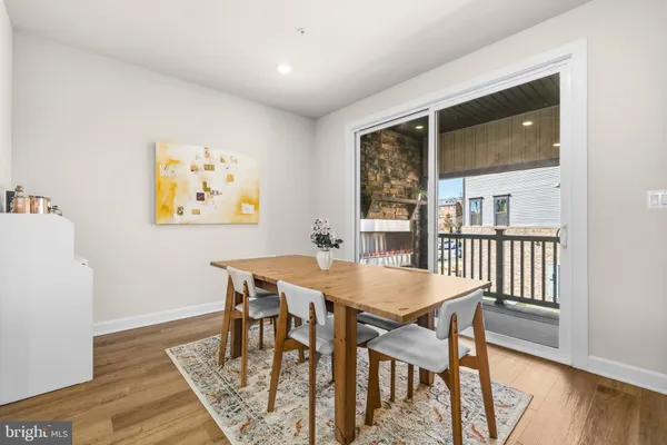 $1,075,000 | 820 South Greenbrier Street, Arlington, VA 22204