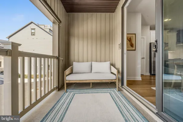 $1,075,000 | 820 South Greenbrier Street, Arlington, VA 22204