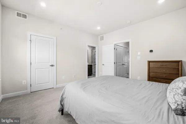 $1,075,000 | 820 South Greenbrier Street, Arlington, VA 22204