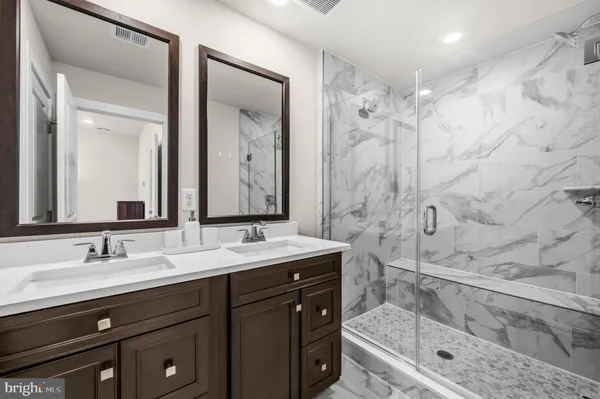 $1,075,000 | 820 South Greenbrier Street, Arlington, VA 22204