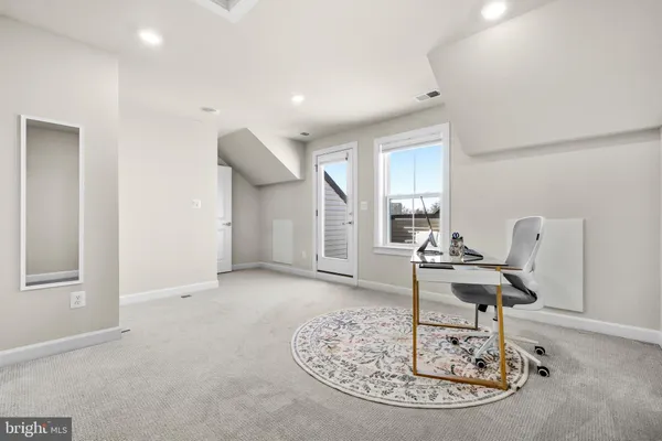 $1,075,000 | 820 South Greenbrier Street, Arlington, VA 22204